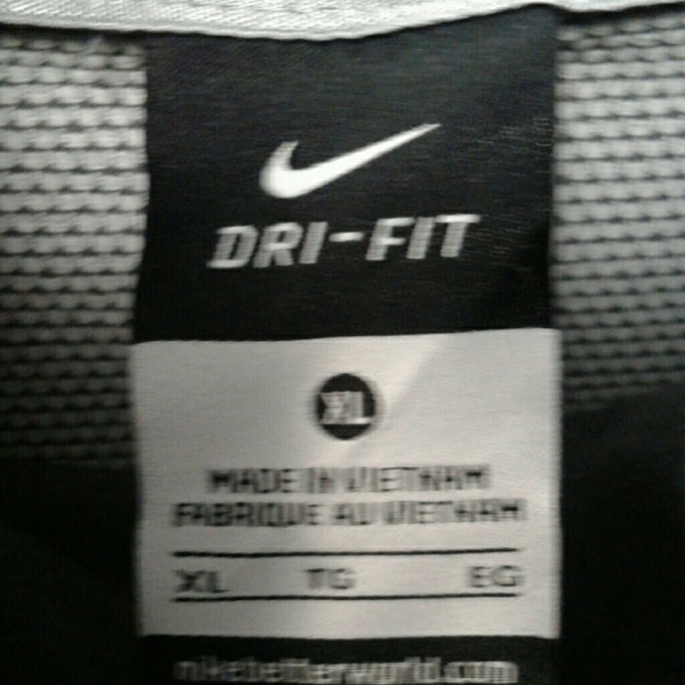 Nike Dri-Fit - Picture 2 of 4